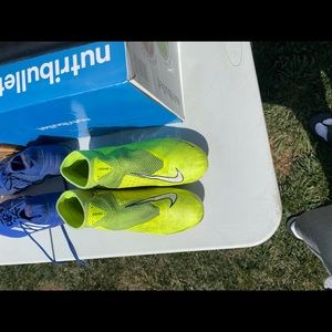 Nike soccer cleats size 9.5